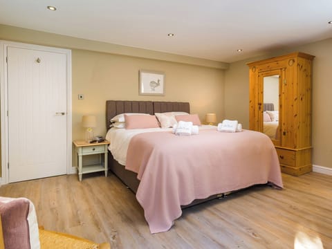 3 bedrooms, individually decorated, individually furnished, free WiFi