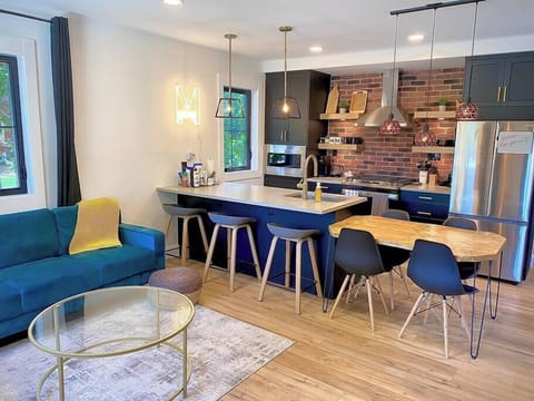 Bring on the good vibes & good times!