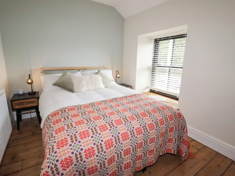 2 bedrooms, individually decorated, individually furnished, free WiFi