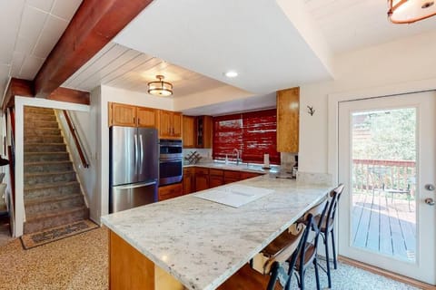 Cabin, Multiple Beds, Patio, Mountain View (CC Cabin) | Private kitchen | Fridge, microwave, oven, stovetop