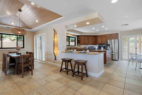 House, Multiple Beds, Pool Access, Ocean View (Hale Nene) | Private kitchen | Fridge, microwave, oven, stovetop