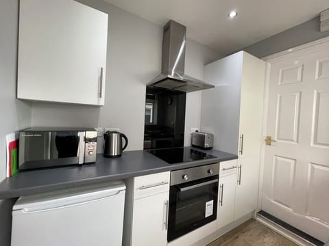 Apartment | Private kitchen | Fridge, microwave, oven, electric kettle