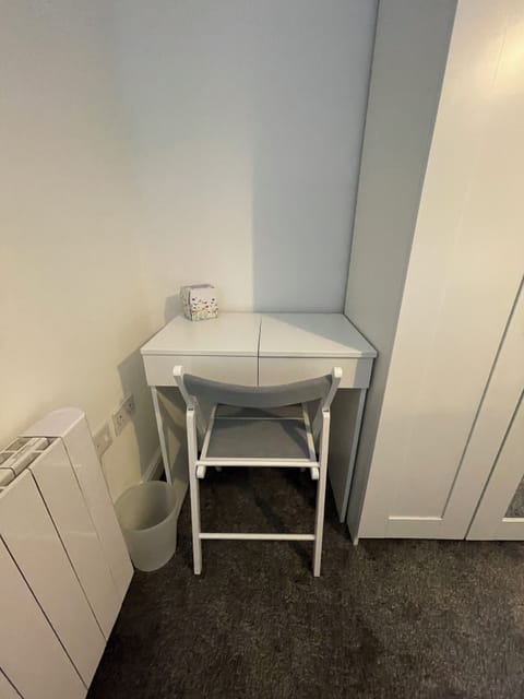 Apartment | Desk, laptop workspace, iron/ironing board, free WiFi