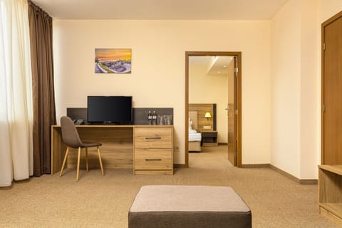 Comfort Suite | Desk, free WiFi, bed sheets