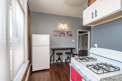 Condo, Multiple Beds | Private kitchen | Fridge, microwave, oven, stovetop