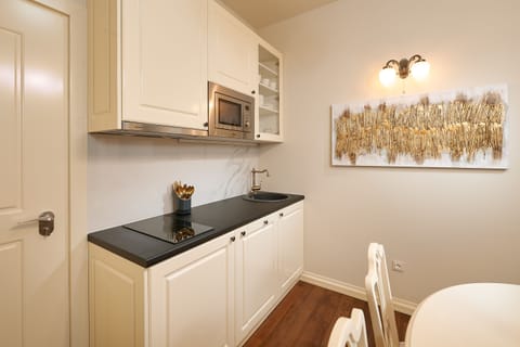 Studio | Private kitchen | Electric kettle