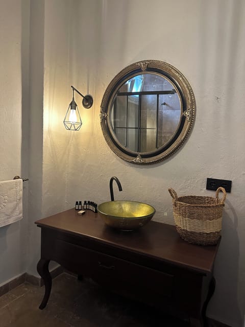 Standard Double Room | Bathroom | Shower, rainfall showerhead, hair dryer, slippers