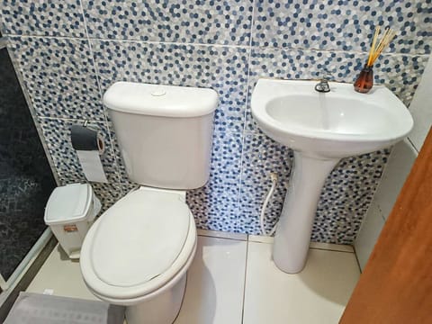 Standard Twin Room, 2 Twin Beds | Bathroom | Shower, towels, soap, toilet paper