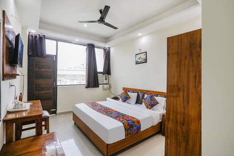 Deluxe Room, 1 Double Bed | Egyptian cotton sheets, premium bedding, in-room safe, free WiFi