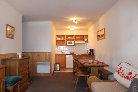 Apartment (Appartement 8/9 Pers) | Private kitchen | Fridge, microwave, stovetop, dishwasher