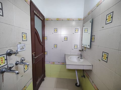 Deluxe Double Room | Bathroom