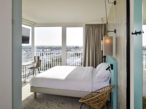 Superior Room, 1 Double Bed, Balcony | Minibar, desk, free WiFi