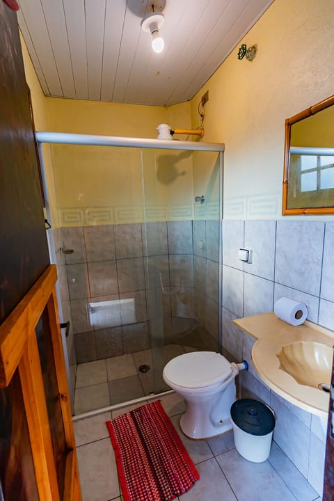Comfort Suite, 3 Bedrooms | Bathroom | Shower, towels
