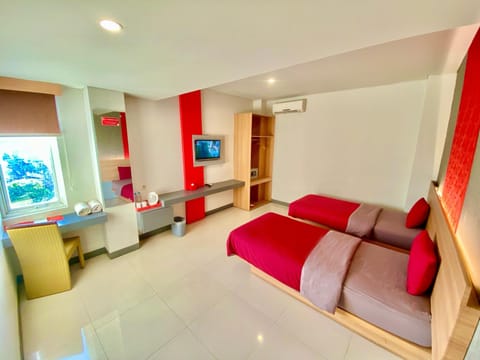 Deluxe Double or Twin Room | Desk, rollaway beds, free WiFi