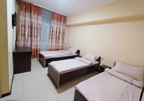 Standard Triple Room | Desk, free WiFi