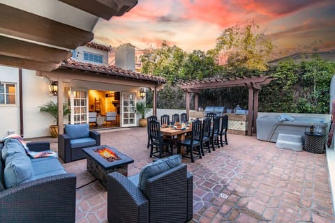 Relax and unwind in our picturesque Spanish-style patio, an ideal setting to enjoy quality time with family or friends.