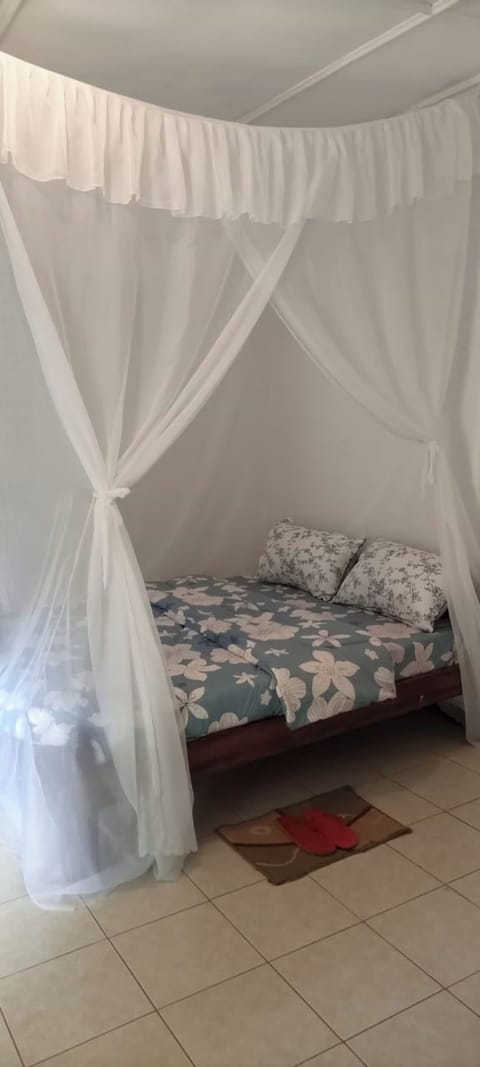 Basic Single Room | Iron/ironing board, free WiFi