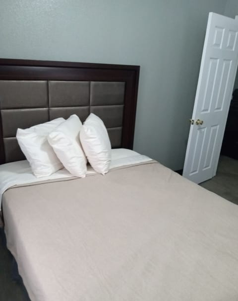 Premium Cottage | Free WiFi, bed sheets