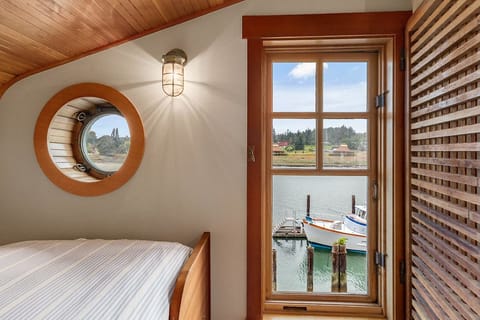 Captains Suite with View | Premium bedding, in-room safe, desk, free WiFi