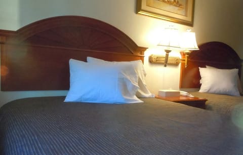 Standard Queen Room, 1 Queen Bed | Free WiFi, bed sheets