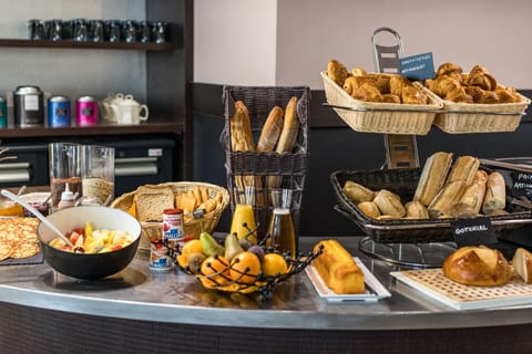 Daily buffet breakfast (EUR 13 per person)