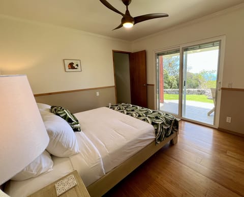 Deluxe Suite, 1 Queen Bed, Ocean View | Premium bedding, pillowtop beds, iron/ironing board, free WiFi