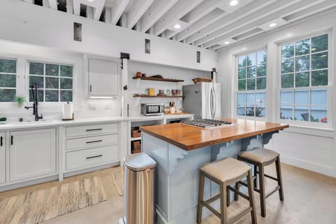 Kitchen with bar stool seating