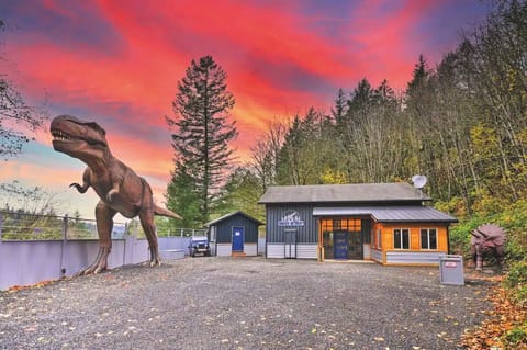 Bask in some of the PNW's best sunsets. Insta-worthy shots throughout your entire stay.