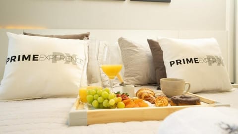 City Apartment | Egyptian cotton sheets, premium bedding, free WiFi