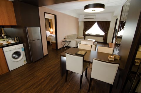 Family Suite, 3 Bedrooms | Bathroom | Shower, free toiletries, hair dryer, bidet