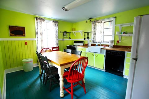 Cottage Fifteen | Private kitchen | Full-size fridge, microwave, oven, stovetop