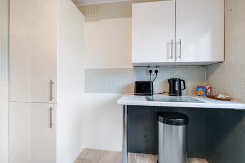 Apartment | Private kitchen | Microwave, oven, dishwasher, electric kettle