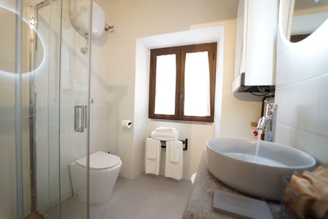 Double or Twin Room | Bathroom