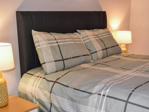 Double bedroom | Harbour Apartment, Nairn