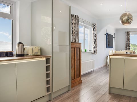 Kitchen | The Dawn, Looe