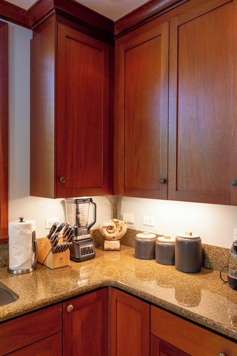 Condo | Private kitchen | Full-size fridge, microwave, oven, stovetop