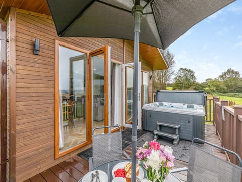 Hot tub | Billy Goat Lodge - Chadwick Bank Holiday Lodges, Chadwick, near Worcester