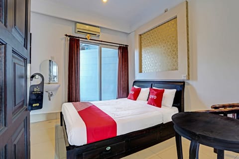 Standard Double Room | Desk, laptop workspace, free WiFi, bed sheets