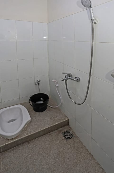 Standard Double Room | Bathroom | Shower, towels, soap