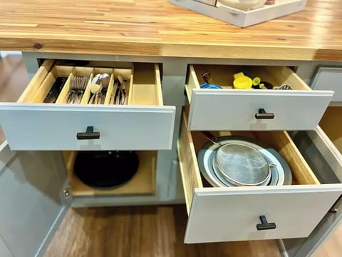 Fully equipped kitchen