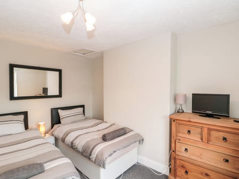 2 bedrooms, individually decorated, individually furnished, free WiFi