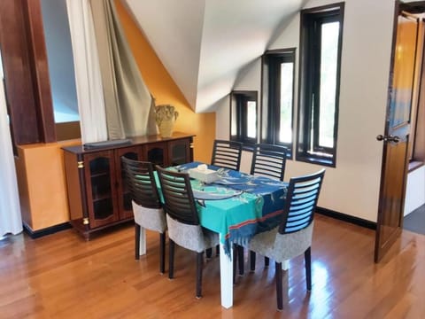 Deluxe Family Suite With Pool View | Private kitchen | Mini-fridge