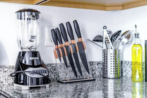 Jungle House Columbus
Create delicious meals with our spacious kitchen, complete with all necessary appliances and cookware