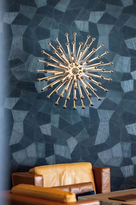 Breakfast and lunch served