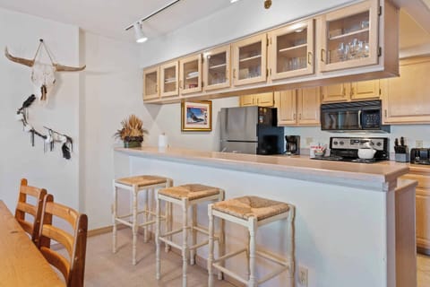 1685569637329-1740-6