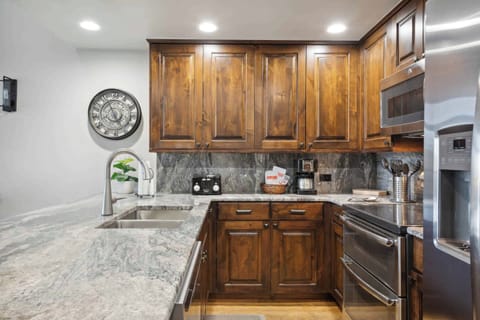 1697052616841-1721-12