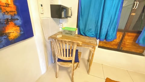 Standard Single Room, 1 Twin Bed | In-room safe, desk, free WiFi, bed sheets
