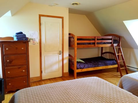Standard Room, 1 Double Bed and Bunk Beds, Shared Bathroom | Extra beds