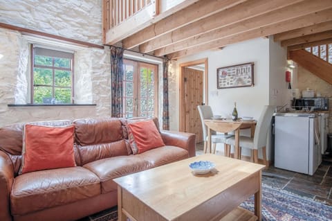 The Apple Store - 1 Bedroom Cottage - St Ishmael's (23358)