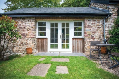 Gofan - 1 Bedroom - St Ishmael's (21555)